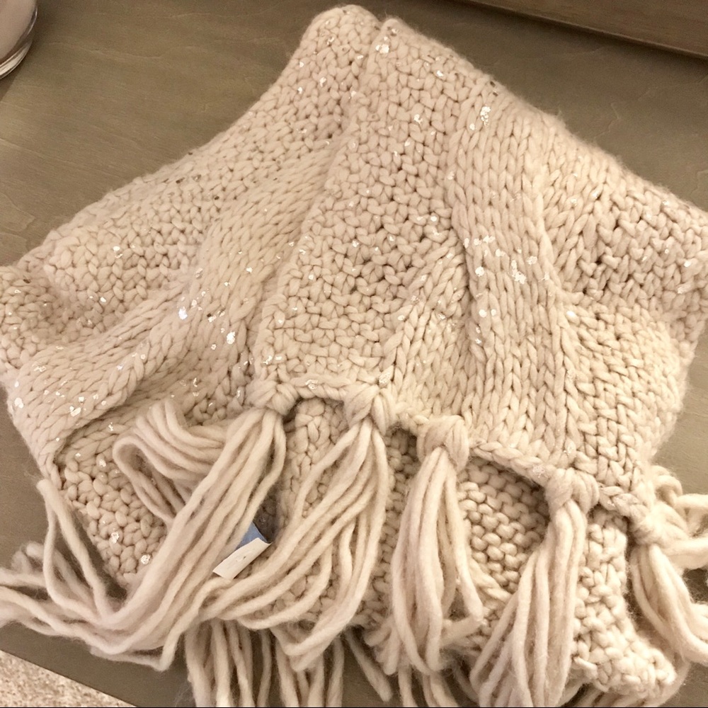 Vera Wang soft tan scarf